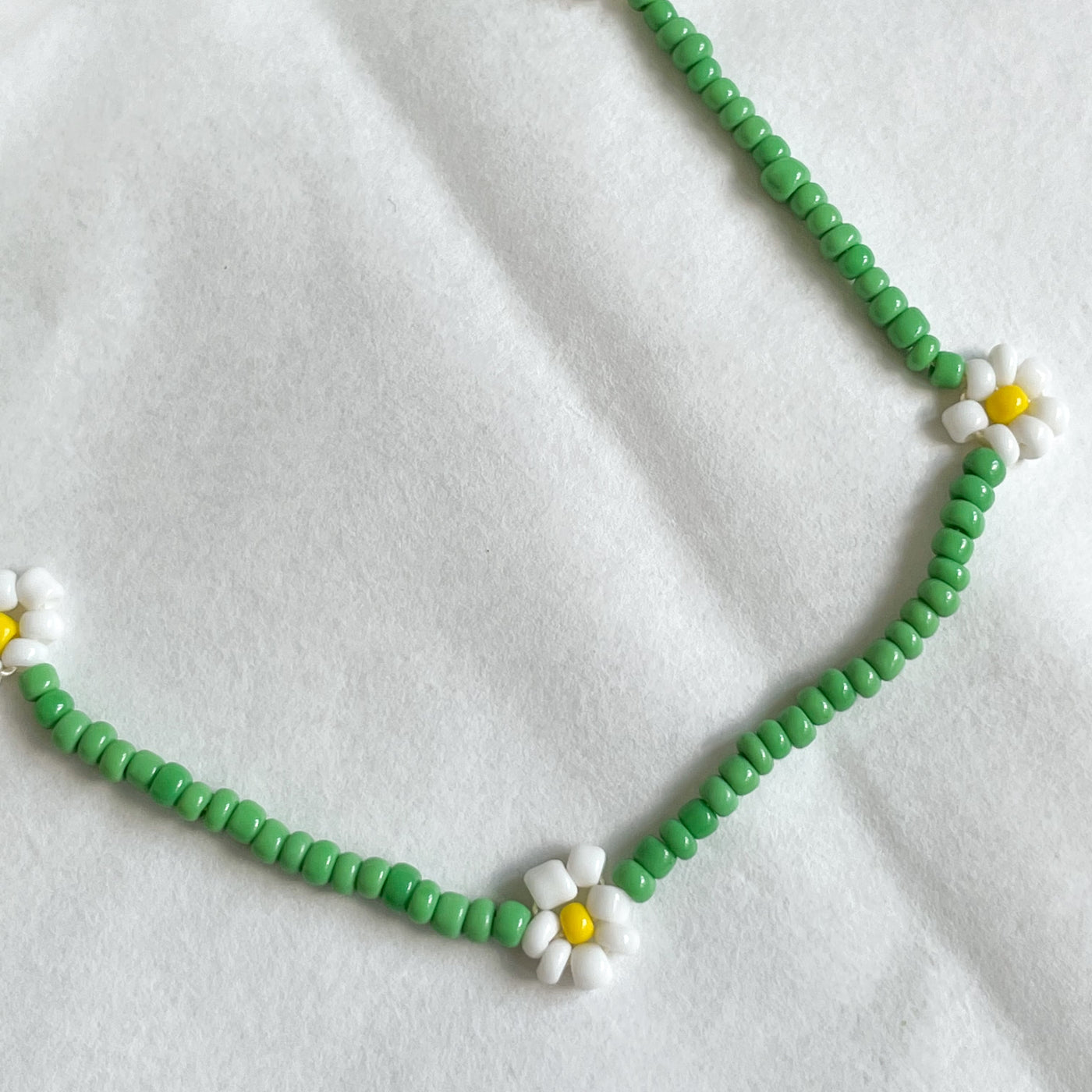 Green Daisy Bead Necklace