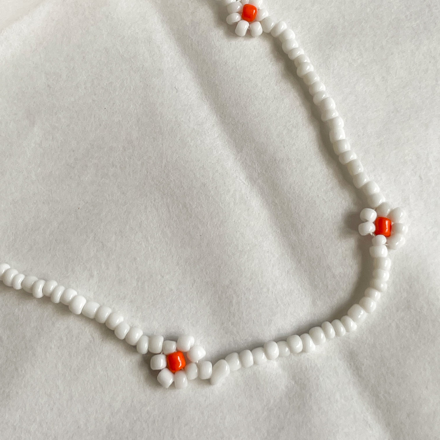 White Daisy Bead Necklace